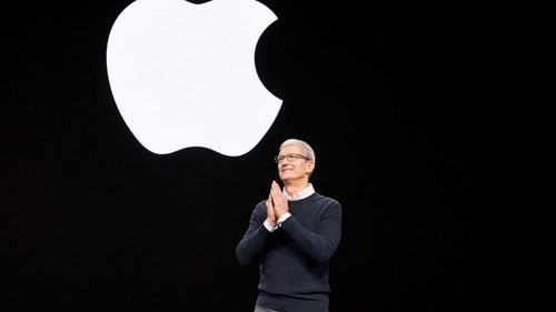Apple încearcă să evite plecarea inginerilor săi la Facebook și oferă bonusuri în acțiuni de până la 180.000 de dolari
