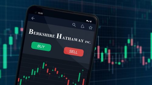 Compania Berkshire Hathaway separă funcţiile de preşedinte şi CEO, pregătind terenul pentru succesiunea lui Warren Buffett / Cine îi va lua locul