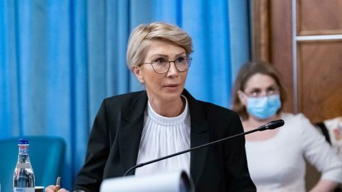 Raluca Turcan: Nu s-a discutat creșterea vârstei de pensionare. Discutăm despre opțiunea de a rămâne mai mult în activitate, ceea ce este total diferit