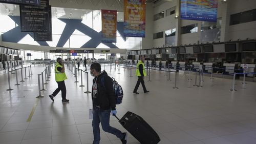 Guvernul vrea să reglementeze plecarea sezonierilor la muncă în străinătate