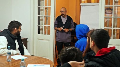 FOTO&VIDEO Cum se desfășoară un atelier de educație financiară pentru tineri