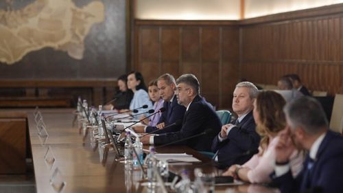 Guvernul Ciolacu a depăşit la număr de angajați Guvernele Cîţu, Orban I şi II