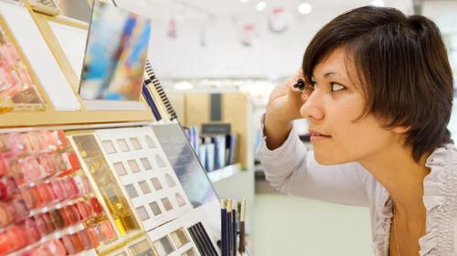 Cosmeticele, jucăriile și aparatele electrice - cele mai frecvent raportate produse din UE în 2024 care prezintă riscuri pentru sănătate / Cadmiul, nichelul și plumbul, printre substanțele chimice periculoase detectate / Situația în România