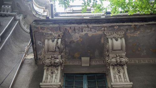 Clădirile cu risc seismic vor fi consolidate exclusiv cu bani de la stat. Proprietarii primesc interdicție la vânzare 25 de ani