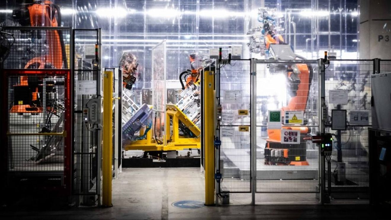 Producția din România s-a deteriorat și în luna noiembrie. Cererea scăzută, problema supremă cu care se confruntă producătorii locali / Fabricile, forțate să reducă numărul de angajați