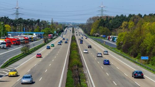 Cum a reușit Germania să reducă traficul la orele de vârf: Bilete mai ieftine în transportul în comun