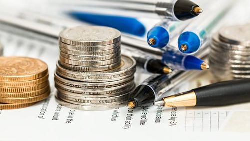 Datoria publică a României a trecut în premieră de pragul de 50% din PIB, pentru două luni la rând / Guvernul trebuie să vină cu un plan de redresare economică