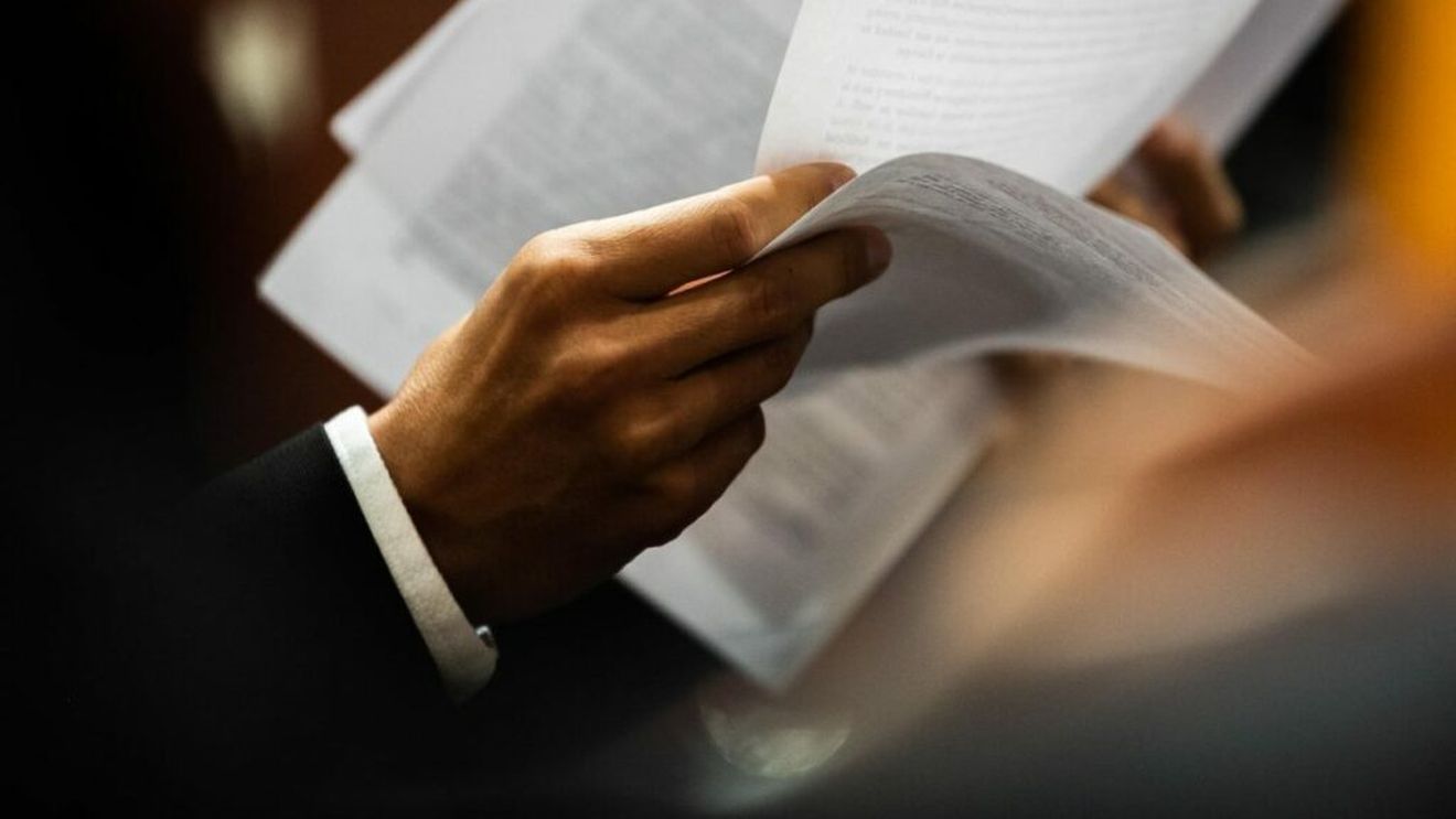 Declarația pe propria răspundere, eliminată oficial pentru consumatorii de energie cu mai multe locuri de consum. Doar trei categorii trebuie să mai depună documentul / Ordonanța, în Monitorul Oficial