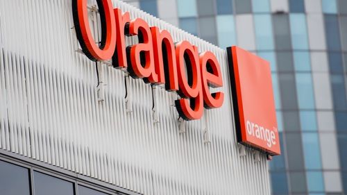 Orange România cumpără energie regenerabilă pentru o perioadă de șase ani de la Engie România/ Va acoperi 30 GWh din necesarul anual de energie electrică cu energie verde provenită din tehnologie solară