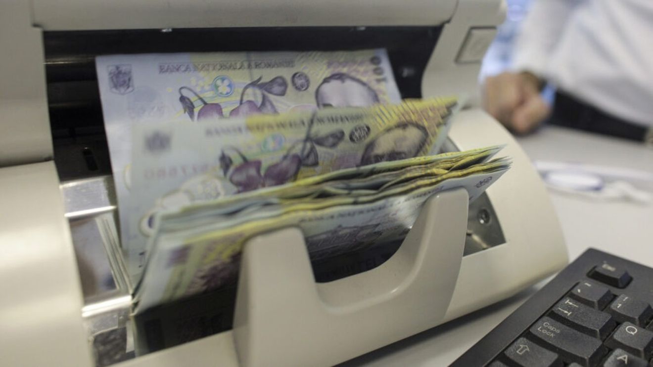 Guvernul reduce numărul de membri și indemnizațiile de la Comisia pentru evaluarea Investițiilor Străine. Un membru primea 4.000 lei net pe ședință, putând avea 3 ședințe săptămânal / Erau 75 de experți, remunerați cu 20% din indemnizația unui ministru la fiecare ședință