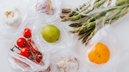 Supermarketul online Sezamo anunță că plafonează prețurile la circa 20 de produse alimentare de bază pentru următoarele 6 luni