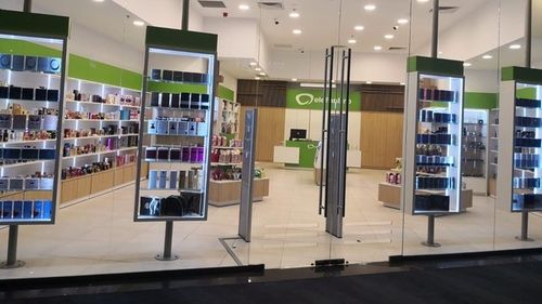 Tranzacție surpriză. Grupul de carte Litera cumpără retailerul Elefant.ro și îl relansează