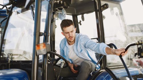 Administrația Fondului pentru Mediu anulează înscrierile în Programul Rabla pentru tractoare, din cauza problemelor tehnice ale aplicației / Sesiunea va fi reluată „pentru a asigura corectitudinea și echitatea accesului la finanțare”