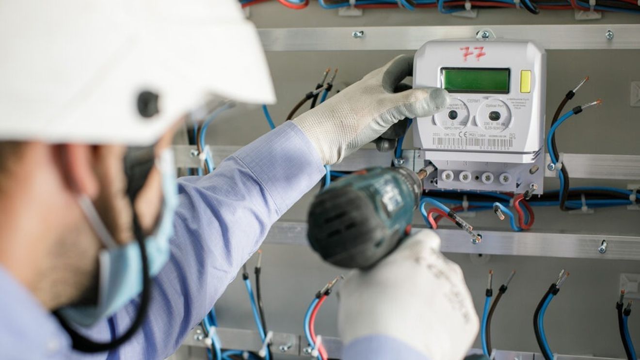 Compania Rețele Electrice Banat, parte a grupului PPC în România, scoate la licitație lucrări de peste 45 de milioane de lei pentru modernizarea infrastructurii energetice în Cenad, județul Timiș