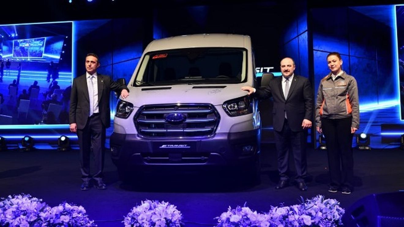Ford Otosan, care va cumpăra fabrica de la Craiova, a început producția variantei electrice a Ford Transit și va demara construcția unei fabrici de baterii