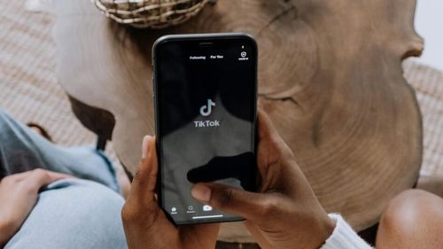 Aplicația Tiktok și posibilii ei cumpărători. Cât ar putea valora aceasta?