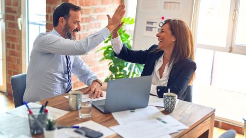 Cea mai mare bancă din SUA distribuie acțiuni în valoare totală de un miliard de dolari angajaților săi. Acțiunile vor fi oferite pe o perioadă de 4 ani, începând din 2023