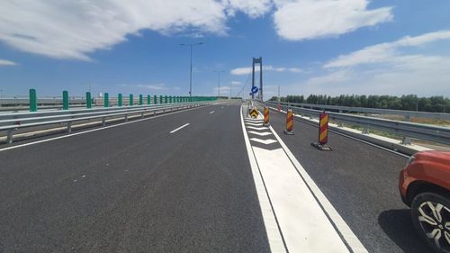 La aproape doi ani de la inaugurare, a început recepția podului de la Brăila / A fost reasfaltat de 5 ori în doi ani, iar constructorul trebuie să achite 80 de milioane de lei despăgubiri pentru întârziere