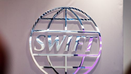 UE exclude oficial șapte bănci rusești din sistemul SWIFT, ca parte a sancţiunilor impuse pentru invadarea Ucrainei