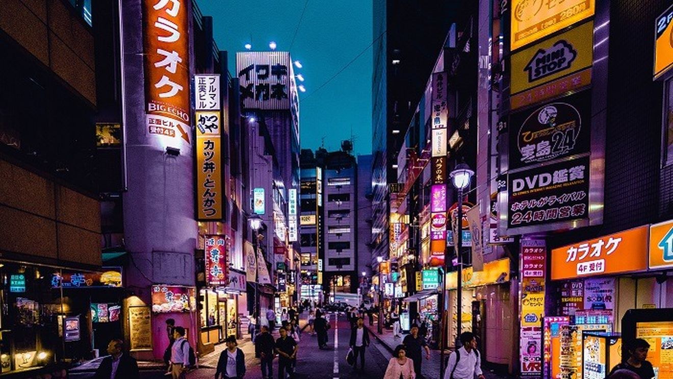 Japonia aprobă un pachet de peste 135,5 miliarde de dolari pentru relansarea economiei și sprijinirea consumatorilor / Este eliminată taxa pe benzină