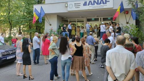 Sindicaliștii din Finanțe amenință cu declanșarea grevei generale