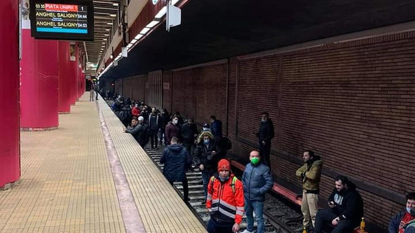 Sindicatul de la metrou, protest la Ministerul Transporturilor pentru rectificare bugetară/ Metrorex: În această perioadă se negociază noul Contract Colectiv de Muncă