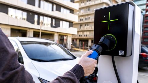 Analiză EVconnect: Cât costă să îți instalezi o stație de încărcare pentru mașina electrică acasă