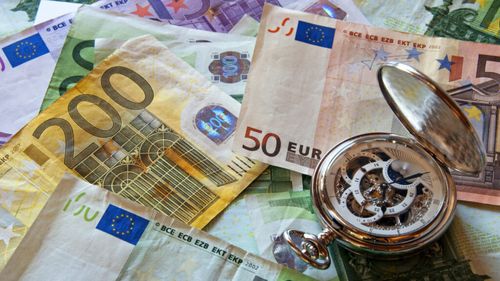 Ministrul de Finanțe susţine eliminarea impozitului minim pe cifra de afaceri. Nazare: "Ca să atragem investiţii străine, trebuie să oprim aceste frâne, aceste aberaţii fiscale"