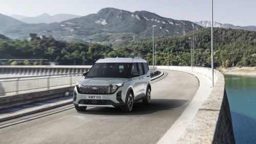 Ford a prezentat E‑Tourneo Courier, noul model complet electric, care va fi produs în fabrica Ford Otosan din Craiova