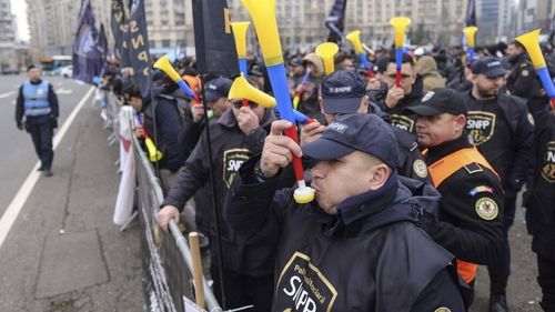 Protest de amploare al angajaților din apărare, ordine publică și siguranță, vineri, în capitală / Mai multe artere de circulație vor fi blocate, începând cu ora 12.00