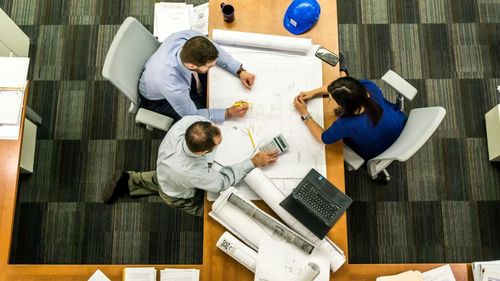 Avocat: IMM-urile, mult mai „slăbite” în fața schimbărilor fiscale dese. Tot mai multe firme iau în calcul „exodul fiscal”