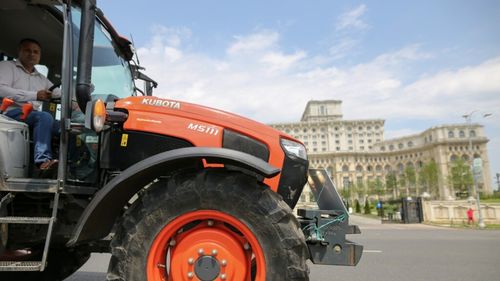 Fermierii din întreaga ţară protestează vineri, nemulţumiţi de soluţia găsită de Comisia Europeană la perturbările generate în piață de cerealele ucrainene