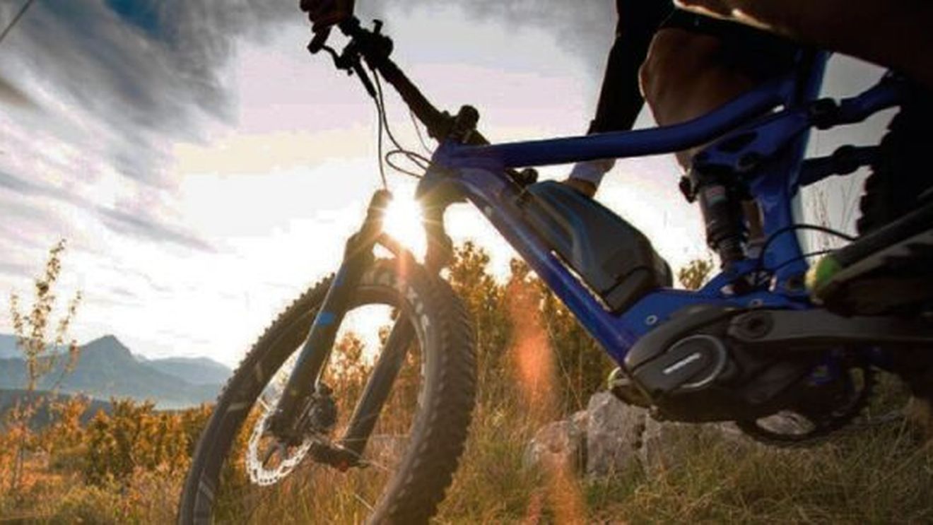 Începe proiectul de amenajare a până la 242 de kilometri de trasee de bicicletă în Apuseni. Clujul scoate la licitație proiectarea și asistența tehnică pentru tronsonul său