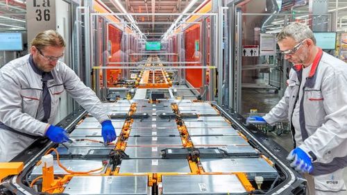 Ministrul Energiei: Suntem în evaluare cu trei proiecte depuse pe PNRR care sprijină producţia de panouri fotovoltaice şi de baterii