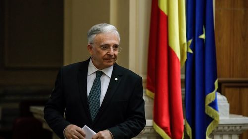 Guvernatorul Mugur Isărescu: Țara trebuie să treacă printr-o „dietă”. 8% este un deficit extern foarte mare, nu am putea să trăim fără tensiuni economice și financiare puternice