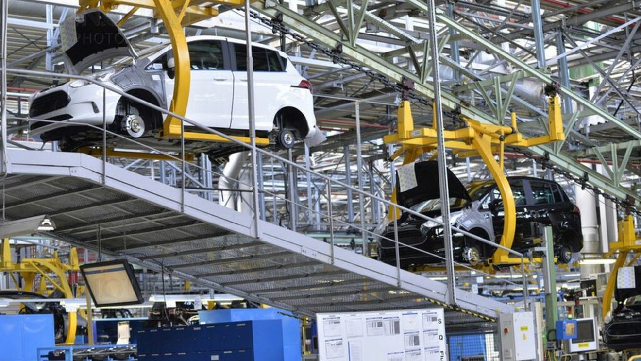 Uzinele Dacia și Ford din România au produs în primele opt luni ale anului peste 330.000 de autoturisme, o creștere de 15,5% față de aceeași perioadă a anului trecut