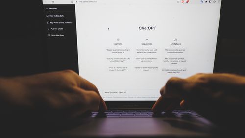 Companiile adoptă inteligența artificială, însă nu au reușit să aibă un profit important din investițiile în această tehnologie până acum