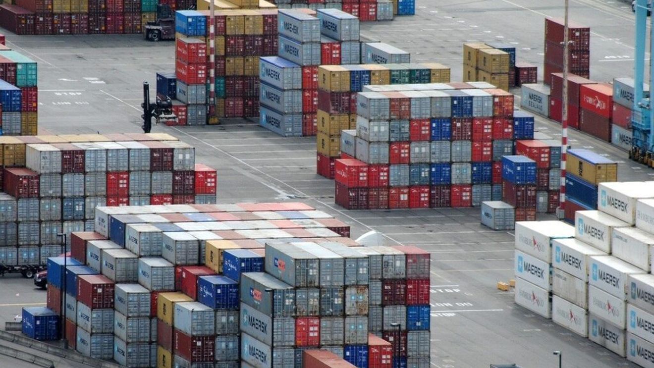 Eurostat: Exporturile extra-UE de bunuri și servicii au revenit la creștere în 2021