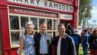 Oficial. Grupul Harry Ramsden’s, care servește fish&chips, intră pe piața din România cu restaurante și vrea și extinderea în hipermarketuri