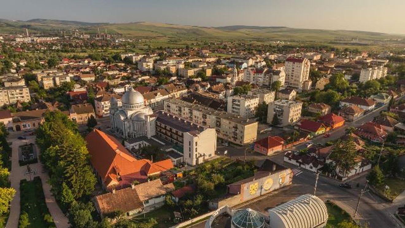 Nemții de la Knauf au cumpărat fabrica de vată minerală de sticlă Gecsat din Târnăveni