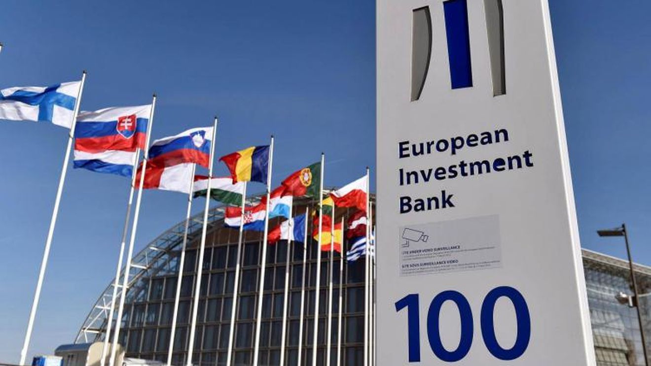 Banca Europeană de Investiții a oferit 907 milioane de euro, în 2021, pentru investiții în noi spitale regionale la Iași și Craiova și pentru investiții ale Transelectrica