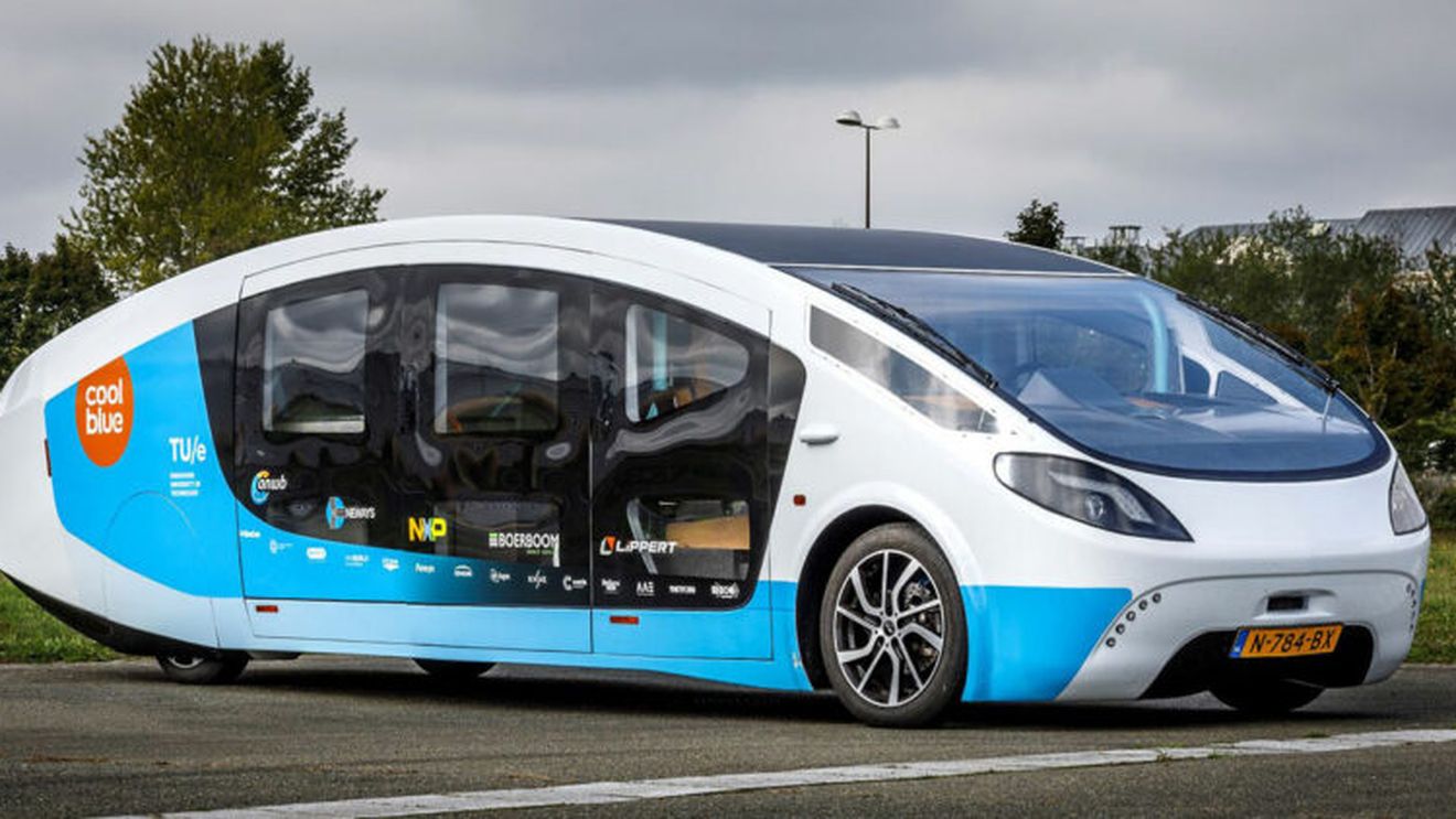 Un grup de studenți olandezi a creat Stella Vita, un prototip de mașină alimentat cu energie solară