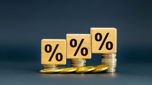 Depozitele la bănci ale firmelor şi populaţiei au crescut cu 0,9% în iulie 2025, față de luna iunie