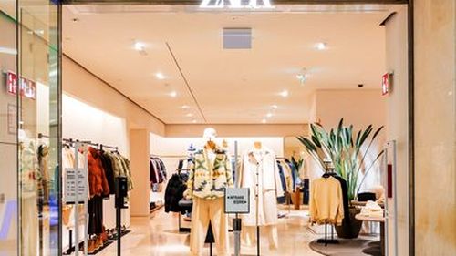 Zara apelează la inteligența artificială pentru a genera imagini de modă folosind modele reale