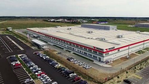 Compania japoneză de componente auto Yazaki va oferi câte 7 salarii compensatorii pentru cei circa 400 de angajaţi din Buzău la care renunță, odată cu închiderea fabricii