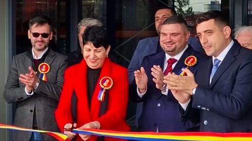 Cum și-a promovat George Simion naționalismul alimentar cu ajutorul unei firme de stat, controlată de Ministerul Agriculturii: singurul politician prezent la inaugurarea magazinului Casei de Comerț Unirea