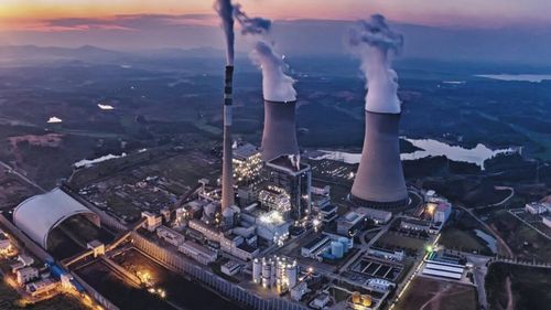 Inteligența artificială alimentată cu energie nucleară: soluția îndrăzneață a Big Tech sau un vis iminent? Amazon, Google și Microsoft investesc miliarde de euro în energia nucleară, dar proiectele sunt la ani distanță și se bazează pe o tehnologie nedovedită