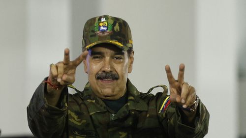 Aurul şi argintul s-au scumpit din cauza tensiunilor din Venezuela care sporesc riscurile geopolitice