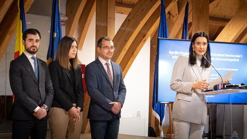 Primarul Sectorului 1 vrea să dea vouchere de 1.000 de lei fiecărui locuitor ca să treacă mai ușor peste iarnă. Clotilde Armand: Oamenii vor putea cumpăra panouri fotovoltaice, pompe de căldură, vor putea schimba ușile și ferestrele, ori vor plăti facturile la energie