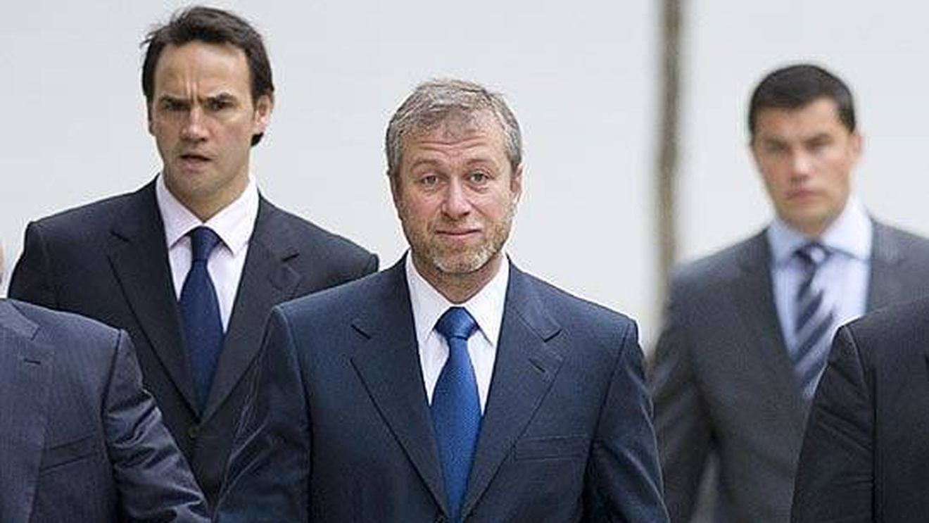Roman Abramovici a anunțat că vinde Chelsea Londra. Sancțiunile occidentale pun tot mai multă presiune pe oligarhii ruși